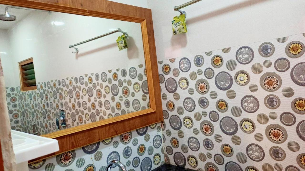Hotel Aarthi Residency à Karaikkudi Extérieur photo